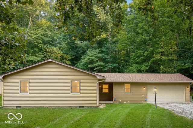 1545 S Wolfcreek Road, Columbus, IN 47201, photo 3 of 35
