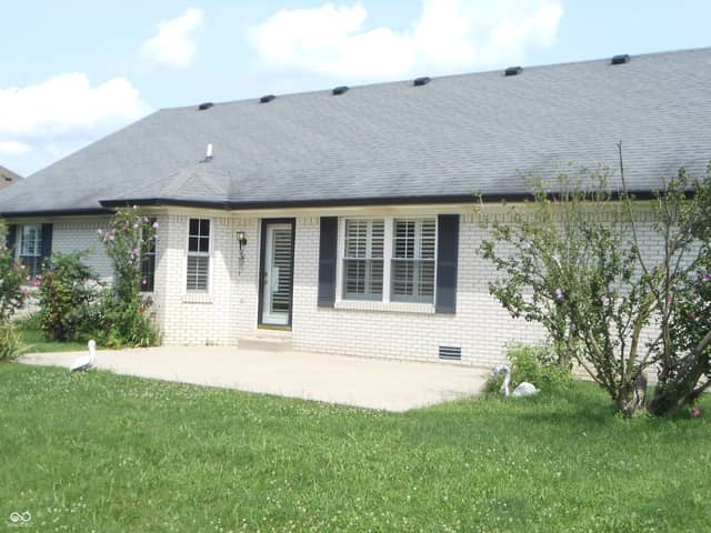 4140 S Danita Court S, New Palestine, IN 46163, photo 5 of 31