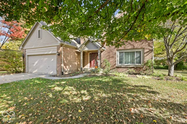 10331 Foxwood Drive W, Indianapolis, IN 46280, photo 3 of 44