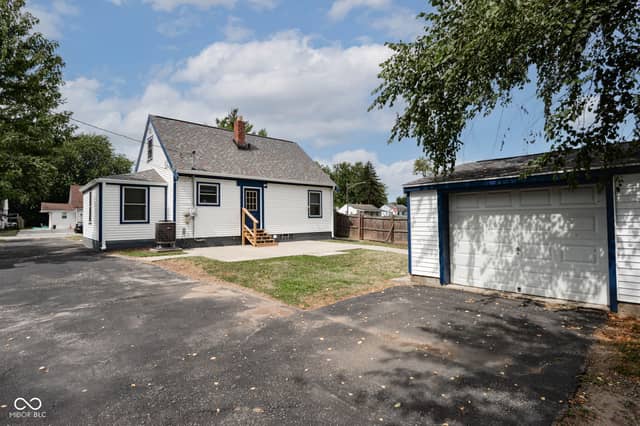 1935 N Centennial Street, Indianapolis, IN 46222, photo 4 of 28