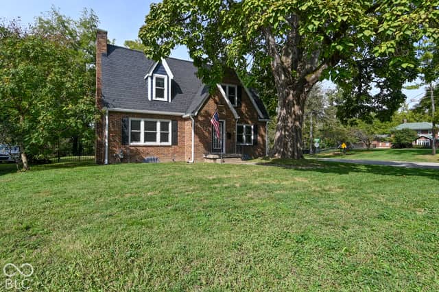 2212 Washington Street, Columbus, IN 47201, photo 3 of 62