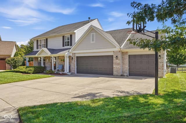 7995 Cobblesprings Drive, Avon, IN 46123, photo 3 of 46