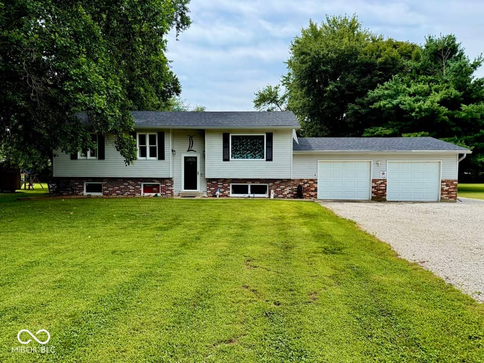 1564 W Sitting Bull Drive, Terre Haute