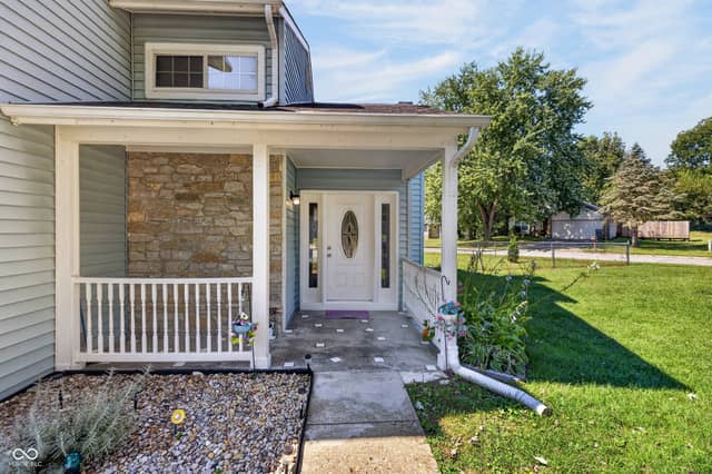 8512 Green Valley Drive, Indianapolis, IN 46217, photo 3 of 36