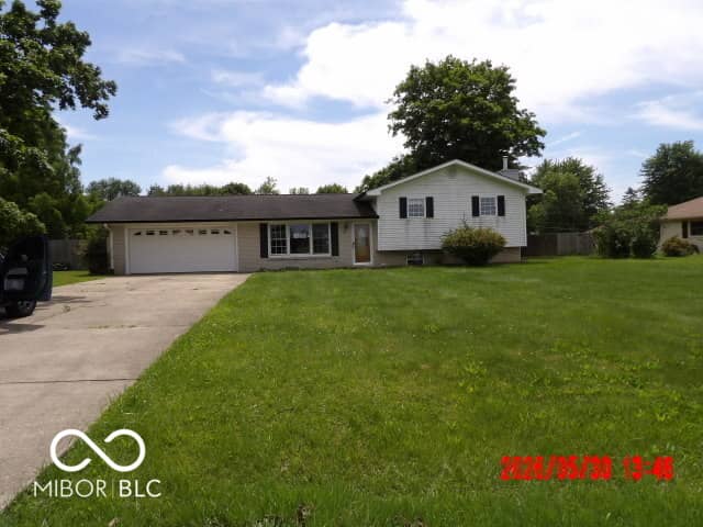 7381 W Sacramento Drive, Greenfield, IN 46140, photo 2 of 11
