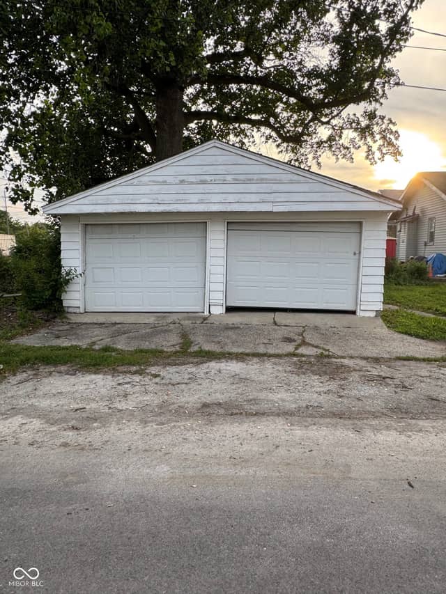 627 E 31st Street, Anderson, IN 46016, photo 5 of 11
