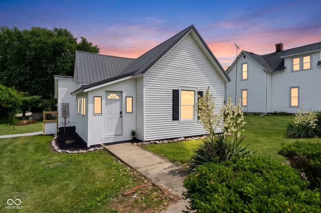 305 S Madison Street, Darlington, IN 47940, photo 5 of 33