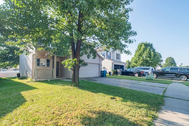 8204 Lake Tree Lane, Indianapolis, IN 46217, photo 4 of 47
