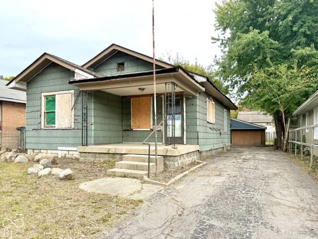 2153 N Dequincy Street, Indianapolis, IN 46218, photo 2 of 44