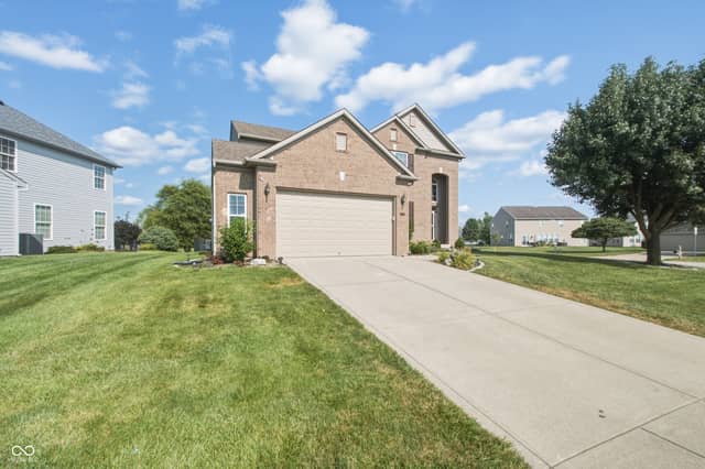 1263 Vista Way, Greenwood, IN 46143, photo 4 of 50