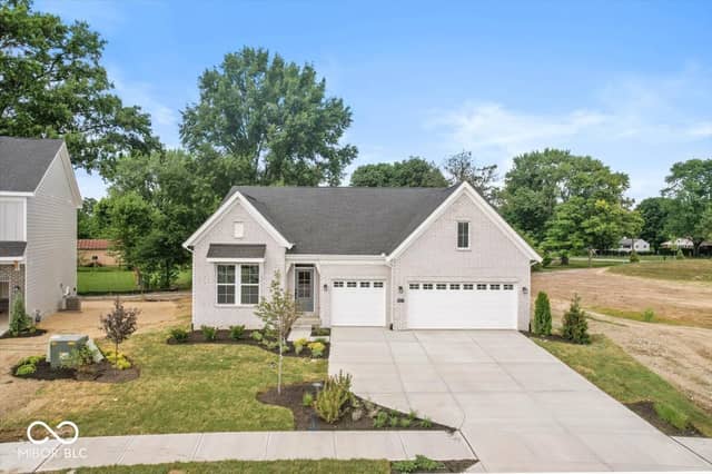 9570 Hemingway Drive, Indianapolis, IN 46239, photo 4 of 32