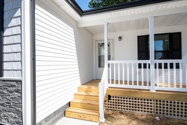 1309 W Gibson Street, Austin, IN 47102, photo 4 of 33