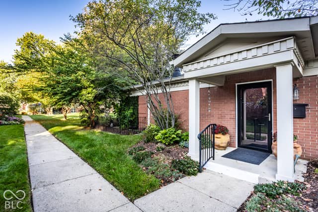 7346 King George Drive, Indianapolis, IN 46260, photo 2 of 34