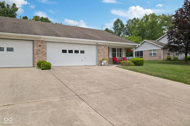 5662 Misty Ridge Drive, Indianapolis, IN 46237, photo 5 of 28
