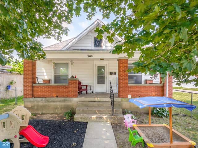 300 Hege Avenue, Columbus, IN 47201, photo 3 of 37