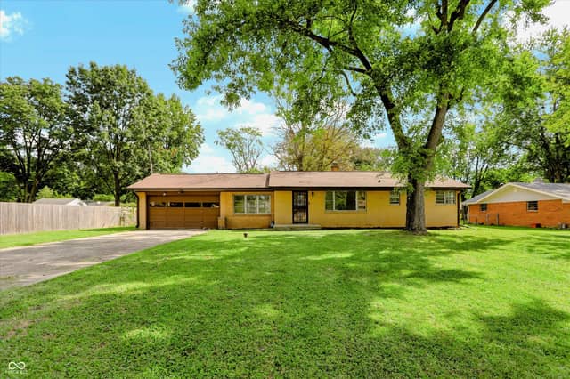 801 Eustis Drive, Indianapolis, IN 46229, photo 3 of 43