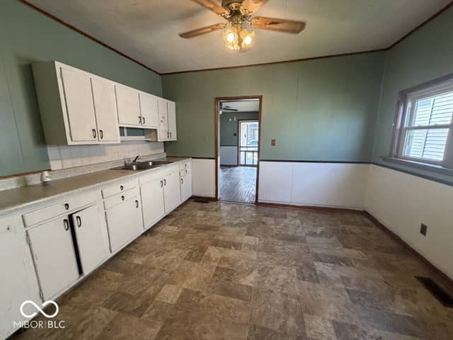 910 Elm Street, Shelbyville, IN 46176, photo 5 of 12