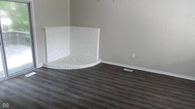 629 N East Street, Greenfield, IN 46140, photo 4 of 13