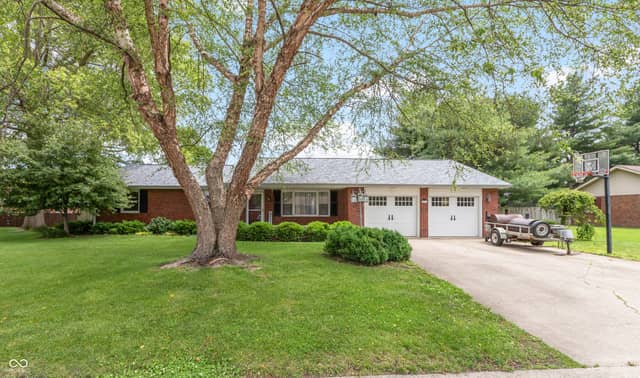 437 Schleter Court, Seymour, IN 47274, photo 4 of 32