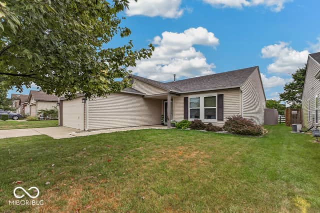 3335 Summer Breeze Lane, Indianapolis, IN 46239, photo 2 of 37