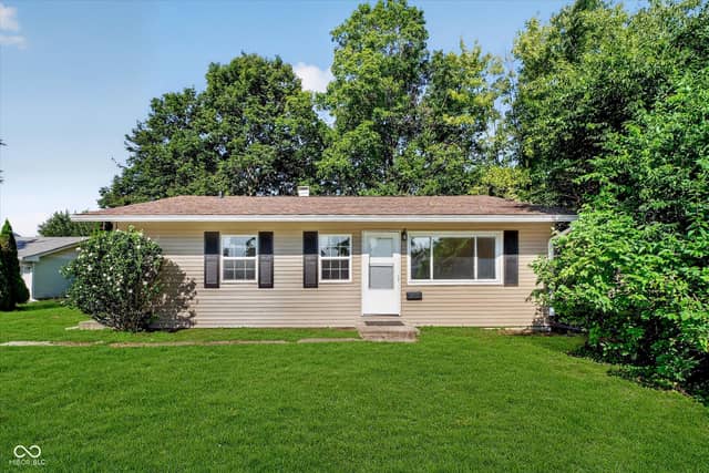 1720 Alice Jeanne Court, Indianapolis, IN 46219, photo 2 of 27