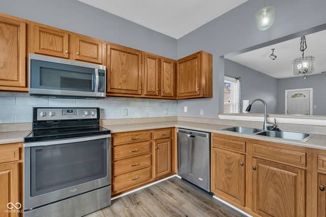 6648 Locust Grove Drive, Indianapolis, IN 46237, photo 3 of 49