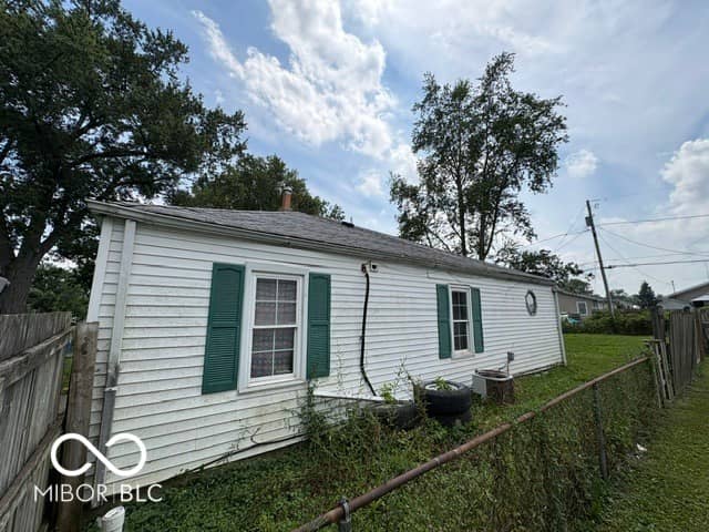 2301 S Vine Street, Muncie, IN 47302, photo 4 of 9