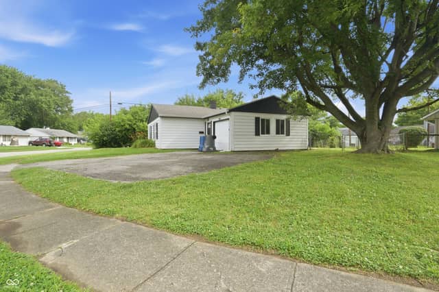 3857 Chateau Drive, Indianapolis, IN 46226, photo 5 of 30