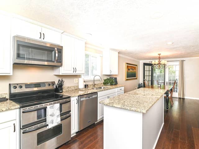 8442 Duncaster Court, Indianapolis, IN 46256, photo 5 of 31