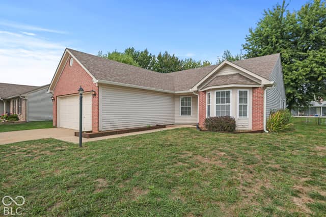 4674 Walker Street, Greenwood, IN 46143, photo 3 of 38