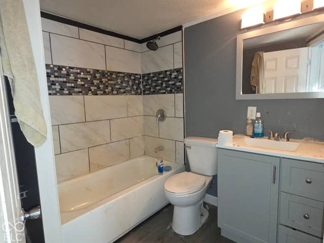1036 Hendricks Avenue, Shelbyville, IN 46176, photo 5 of 16