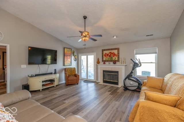 552 Nicole Boulevard, Avon, IN 46123, photo 4 of 17