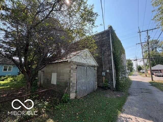 809 6th Street, Bedford, IN 47421, photo 3 of 11