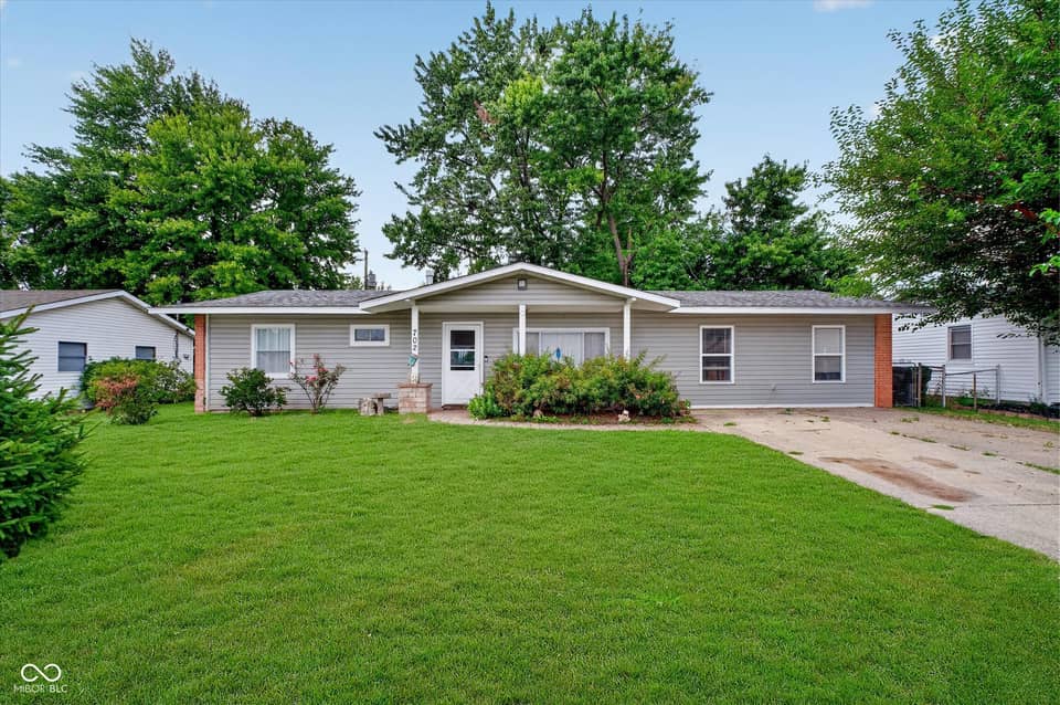 702 Sweetbriar Avenue, Whiteland