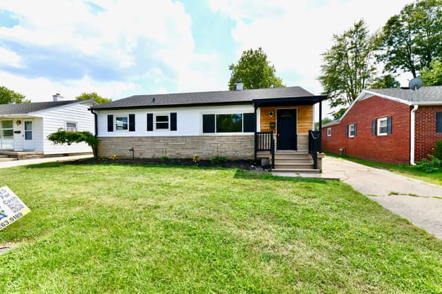 129 E McKenzie Road, Greenfield, IN 46140, photo 4 of 34