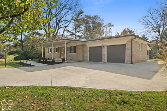 3235 E Loretta Drive, Indianapolis, IN 46227, photo 5 of 56
