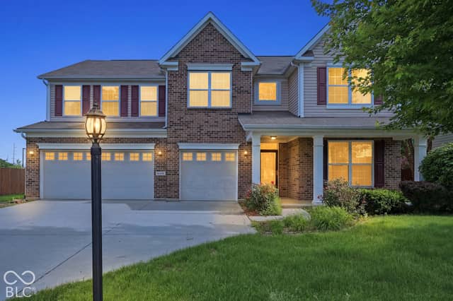 8110 Eskerban Drive, Avon, IN 46123, photo 4 of 39