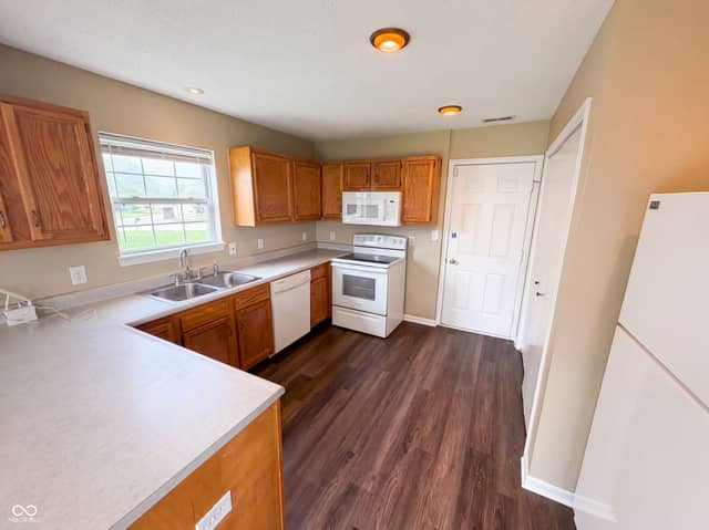 11307 Narrowleaf Drive, Indianapolis, IN 46235, photo 3 of 33