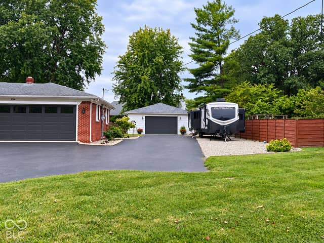 5706 W Southport Road, Indianapolis, IN 46221, photo 3 of 22