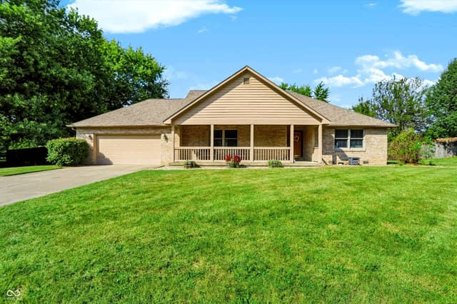 110 Ladino Lane, Pendleton, IN 46064, photo 2 of 46
