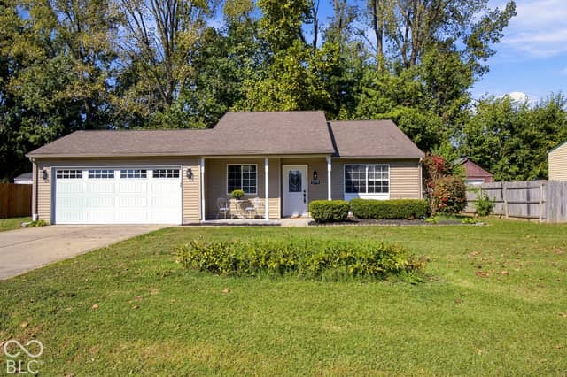 2370 Farmstead Drive, Columbus, IN 47201, photo 3 of 24