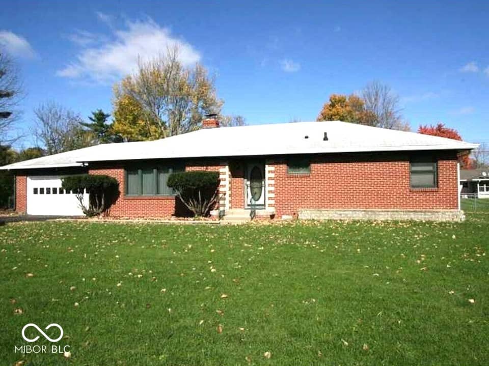 6634 N Oakview Drive, Indianapolis, IN 46278, photo 1 of 22