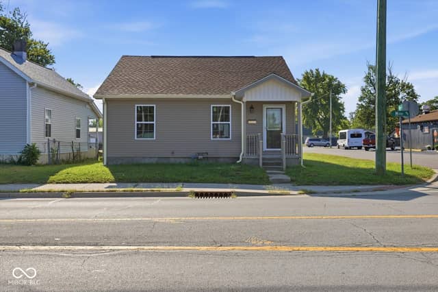 858 Miller Avenue, Shelbyville, IN 46176, photo 5 of 38