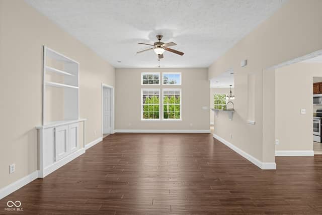 11214 Beardsley Way, Fishers, IN 46038, photo 3 of 12