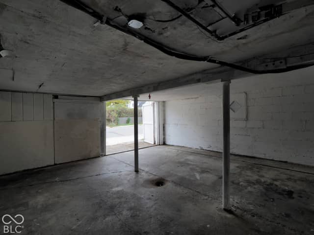 Home in Muncie, photo 4 of 40