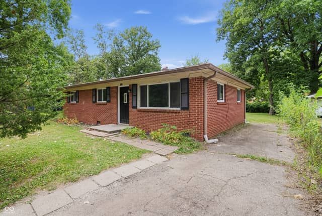 3618 N Hartman Drive, Indianapolis, IN 46226, photo 2 of 31