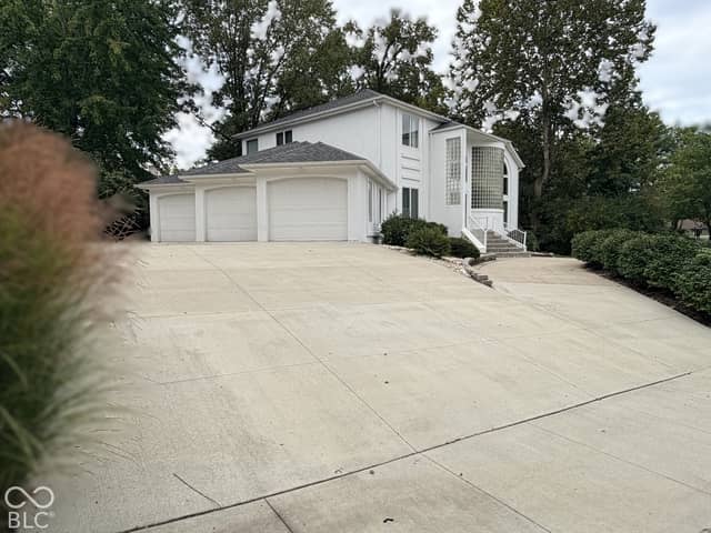 5203 Northwood Drive, Columbus, IN 47201, photo 4 of 66