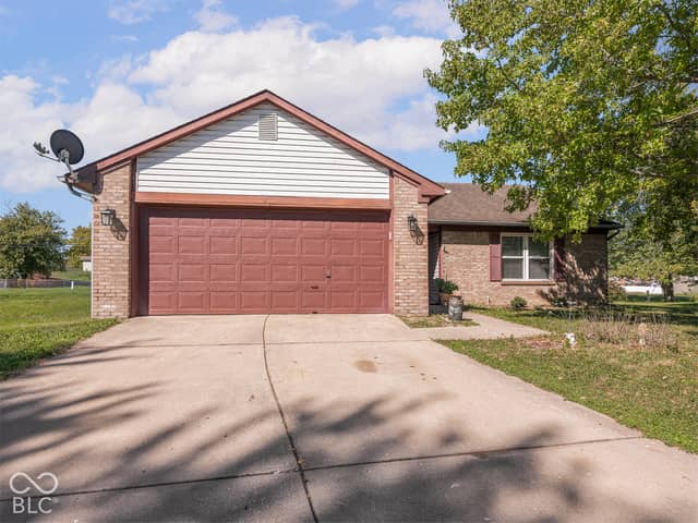 232 Park Place Court, Avon, IN 46123, photo 2 of 49