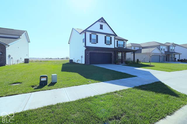 801 Blaine Drive, Whiteland, IN 46184, photo 2 of 33