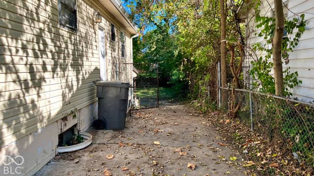 3537 N Gale Street, Indianapolis, IN 46218, photo 4 of 28